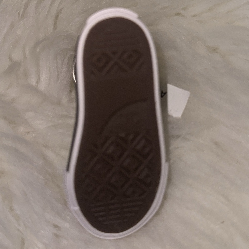 CONVERSE Chuck Taylor All Star Keychain Brown NWT - Picture 8 of 9